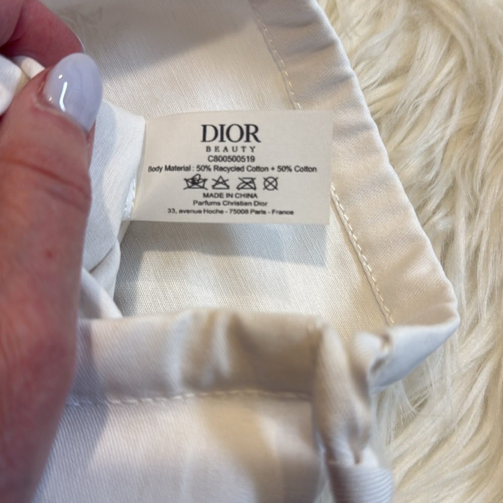 Dior Kinchaku beauty pouch  White and Gold Drawstring Pouch - Picture 3 of 5